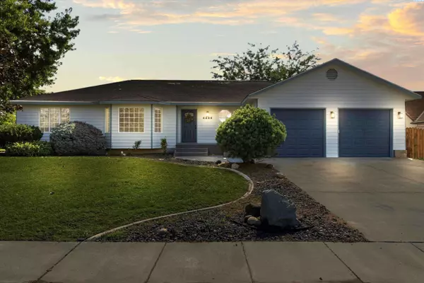 4484 Northlake Dr., West Richland, WA 99353