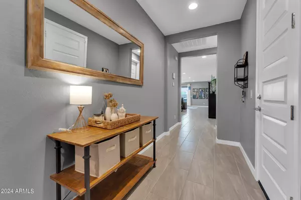 9315 W ATLANTIS Way, Tolleson, AZ 85353