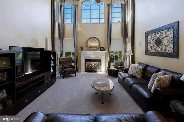 1 MELISSA CT, Moorestown, NJ 08057