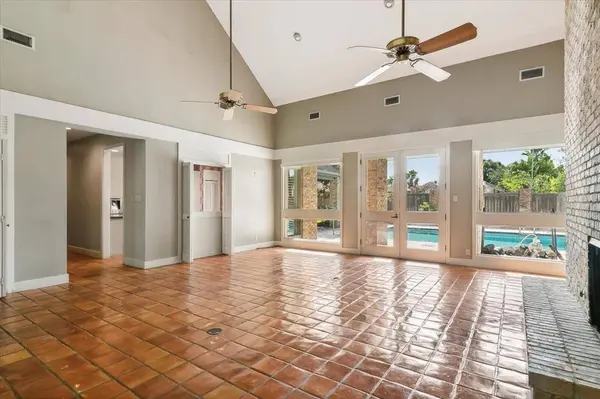 3838 Chandelle LN, Port Arthur, TX 77642