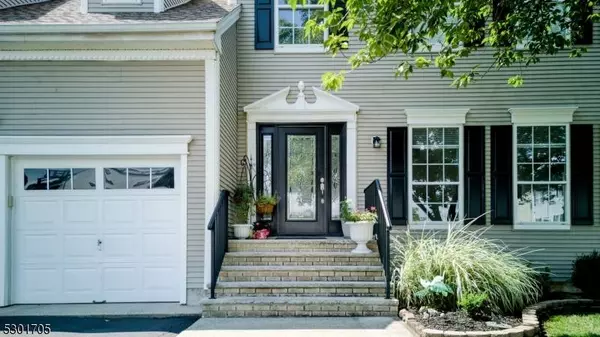 32 Strawberry Hill Rd, Branchburg Twp., NJ 08876