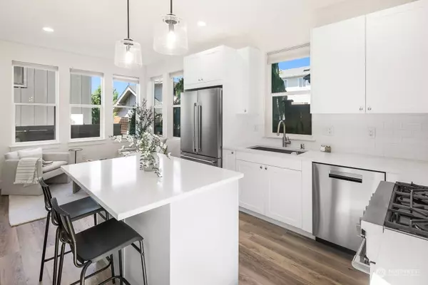 5934 A 44th AVE SW, Seattle, WA 98136