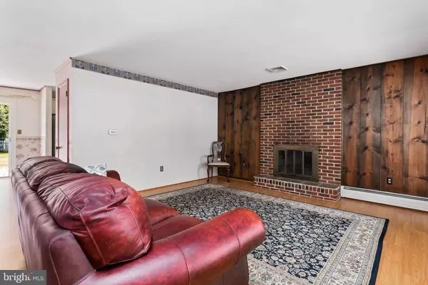 5236 WINDSOR BLVD, Mechanicsburg, PA 17055