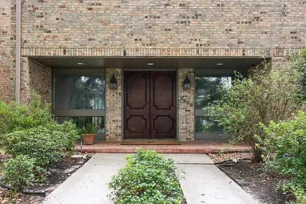 3838 Chandelle LN, Port Arthur, TX 77642