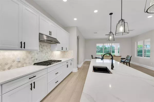 3323 ANCHOR BAY TRL, Bradenton, FL 34211