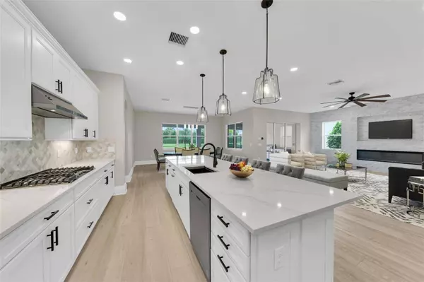 3323 ANCHOR BAY TRL, Bradenton, FL 34211