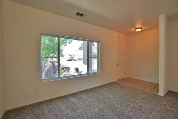 132 N Boise Court, Visalia, CA 93291