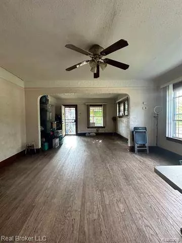 3918 TRUMBULL Avenue, Flint, MI 48504