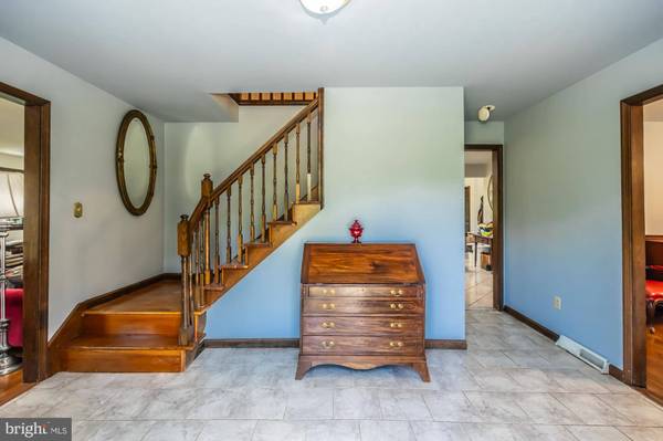 1260 N MANOR RD, Honey Brook, PA 19344