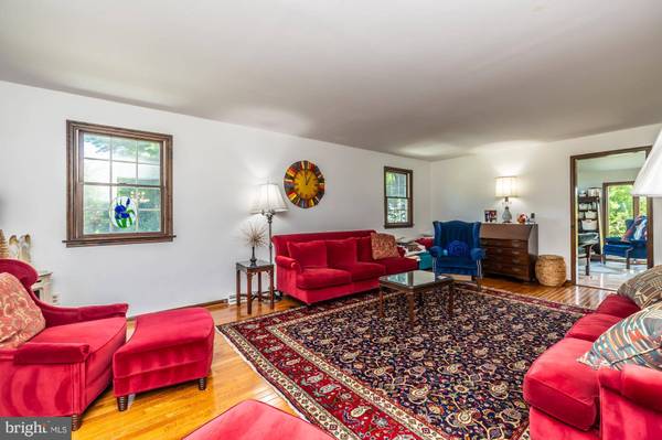 1260 N MANOR RD, Honey Brook, PA 19344