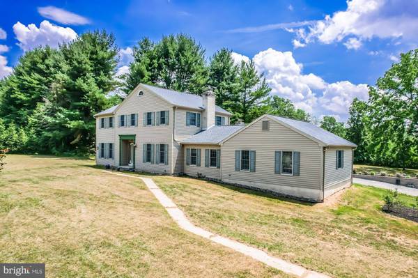 1260 N MANOR RD, Honey Brook, PA 19344