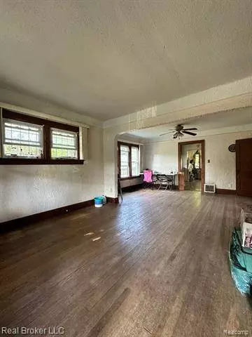 3918 TRUMBULL Avenue, Flint, MI 48504