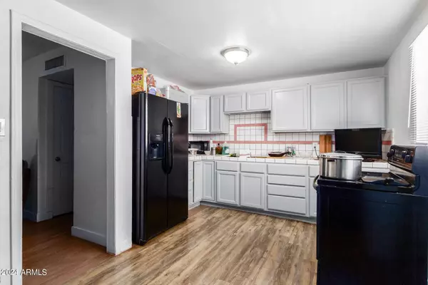 3702 W MULBERRY Drive, Phoenix, AZ 85019