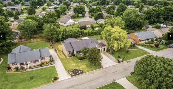 2127 Raulston View Dr, Maryville, TN 37803
