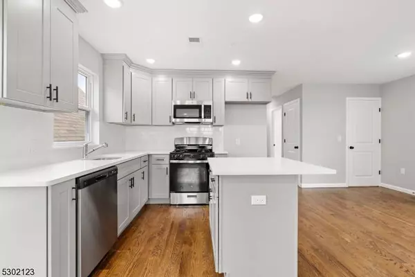 320 Grove St, Newark City, NJ 07103