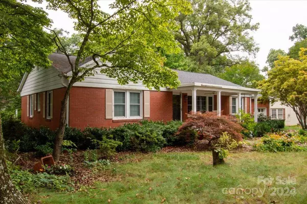 618 S Main AVE, Newton, NC 28658