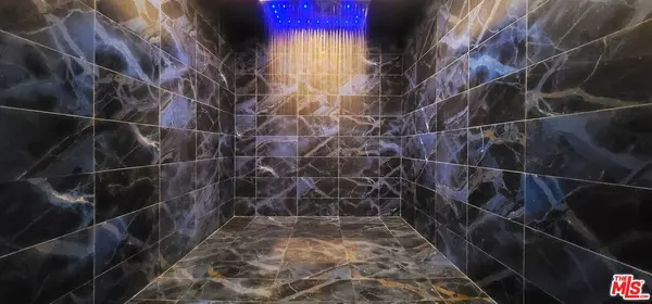 2189 Sunset Plaza Dr, Los Angeles, CA 90069