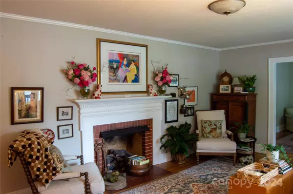 618 S Main AVE, Newton, NC 28658