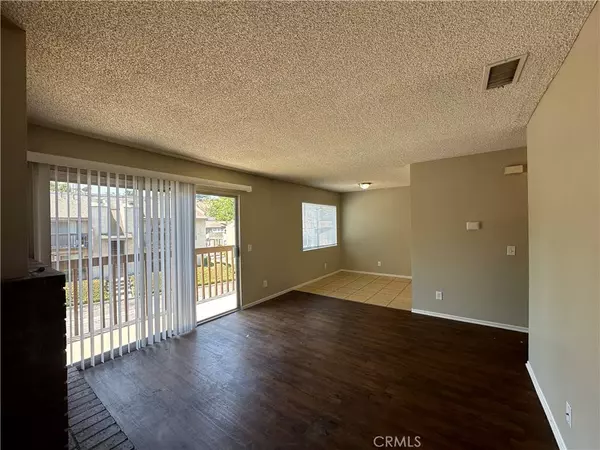 1251 S Meadow LN #118, Colton, CA 92324