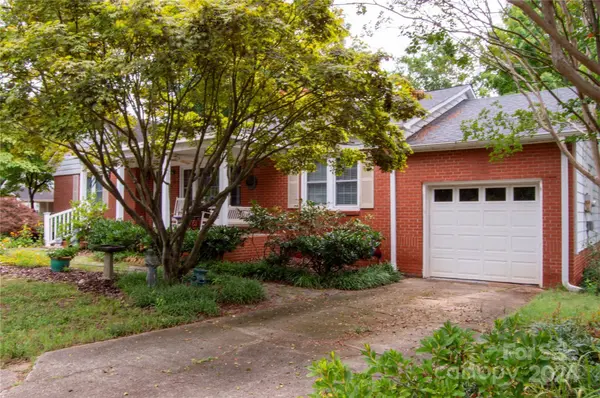 618 S Main AVE, Newton, NC 28658