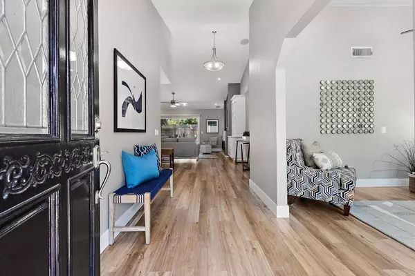 15 Eastwind CT, Sacramento, CA 95831