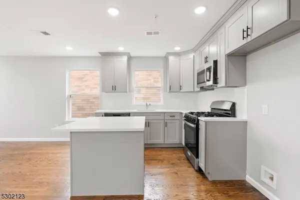 320 Grove St, Newark City, NJ 07103