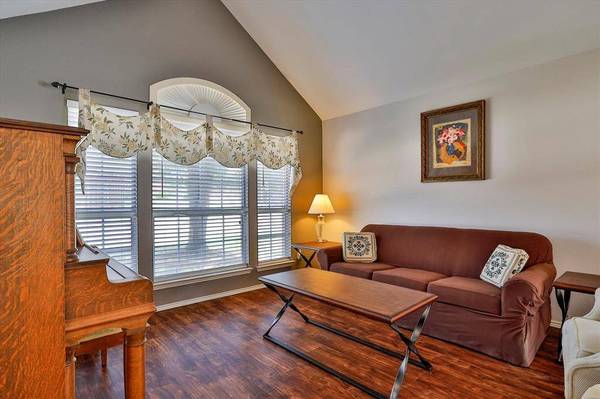 5324 Fox Run Drive, Watauga, TX 76137