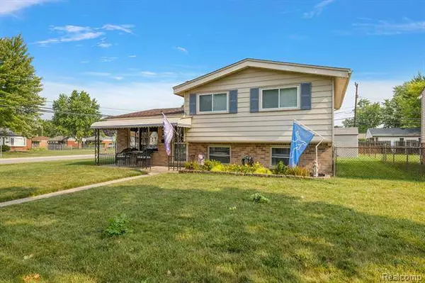 15611 Dugan Street, Roseville, MI 48066