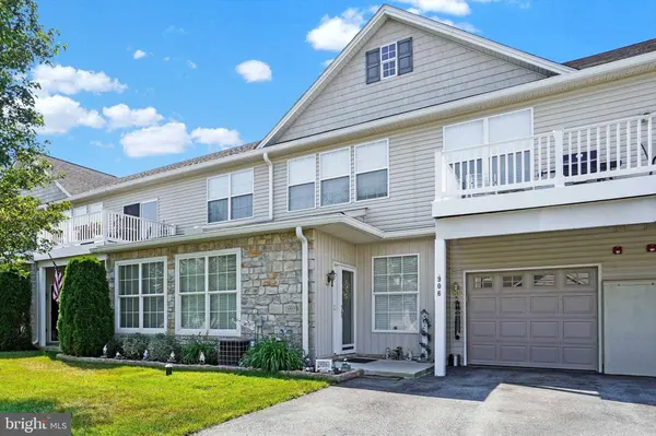 906 CRESTVIEW LN #906, Stewartstown, PA 17363