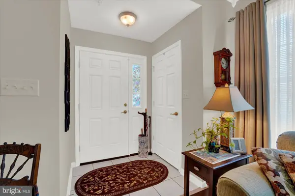 906 CRESTVIEW LN #906, Stewartstown, PA 17363