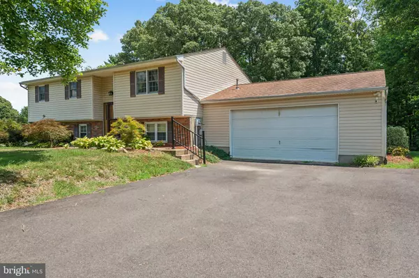 2951 STINNETT RD, Huntingtown, MD 20639