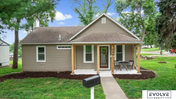 346 N Grandview Avenue, Papillion, NE 68046
