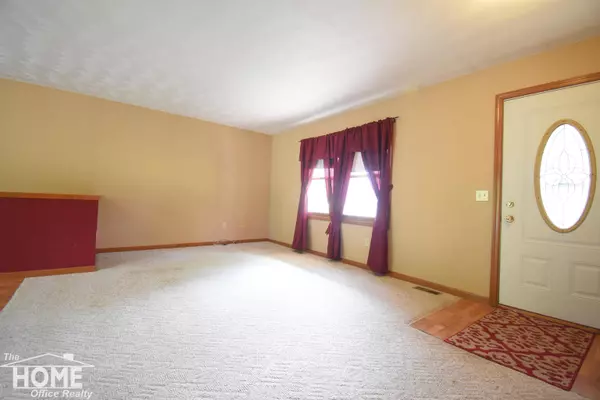 8471 S Morrice Road, Morrice, MI 48857