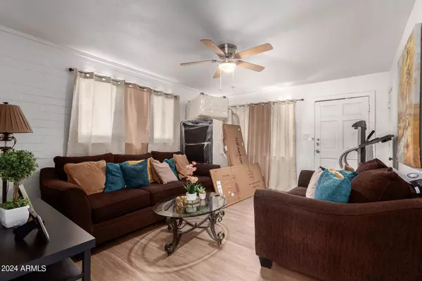 3702 W MULBERRY Drive, Phoenix, AZ 85019