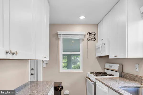 506 THOMAS AVE, Barrington, NJ 08007