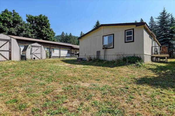 4588 Julius Rd, Loon Lake, WA 99148