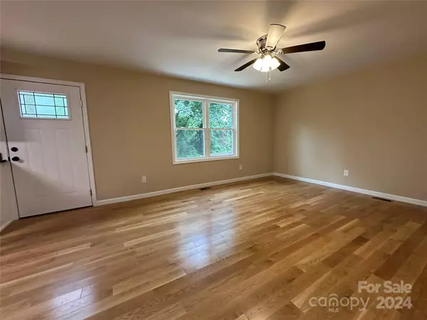 3022 Fred Bentley RD, Granite Falls, NC 28630