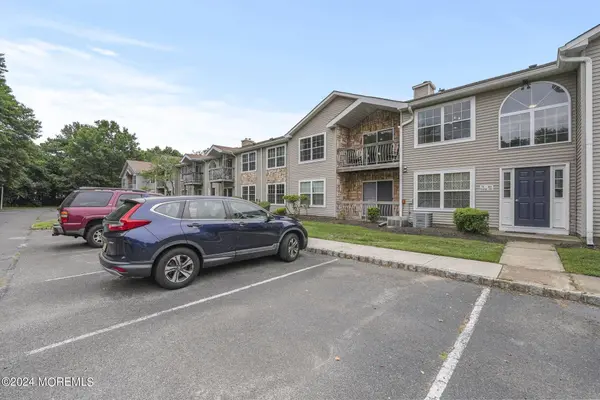 80 Diane Drive, Tinton Falls, NJ 07753