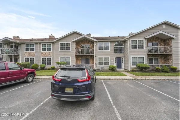 80 Diane Drive, Tinton Falls, NJ 07753