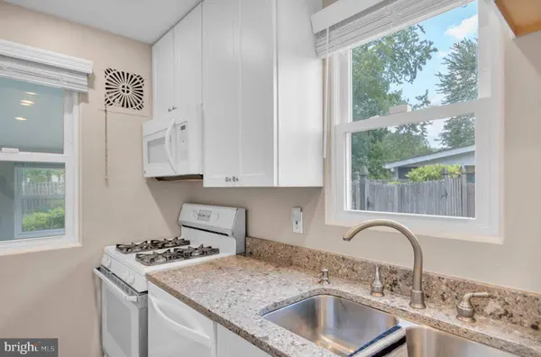 506 THOMAS AVE, Barrington, NJ 08007