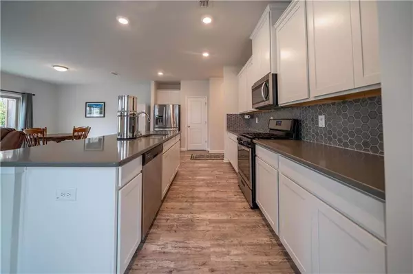 776 Ironhorse LN SW, Mableton, GA 30126