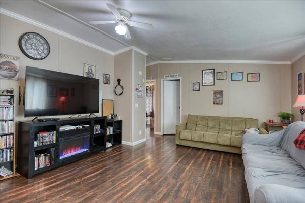 4588 Julius Rd, Loon Lake, WA 99148