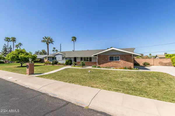 8618 N 15TH Drive, Phoenix, AZ 85021