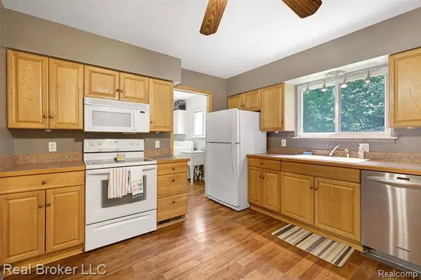 4195 BRISTOLWOOD Drive, Flint, MI 48507