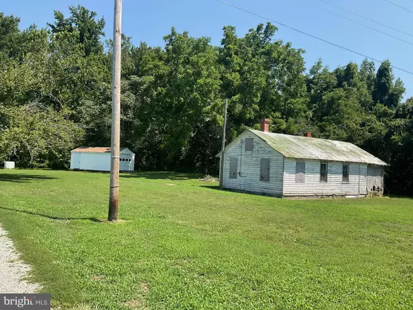 2483 FOLLY NECK RD, Warsaw, VA 22572