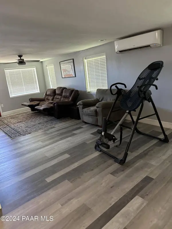 22650 W Old Highway 66, Seligman, AZ 86337