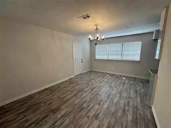 9465 Edgecreek Drive, Dallas, TX 75227