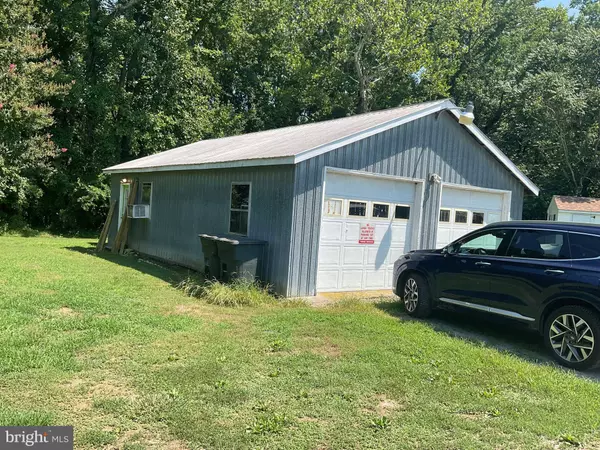 2483 FOLLY NECK RD, Warsaw, VA 22572