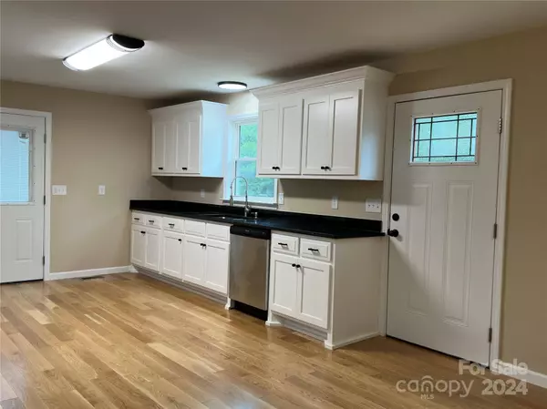 3022 Fred Bentley RD, Granite Falls, NC 28630