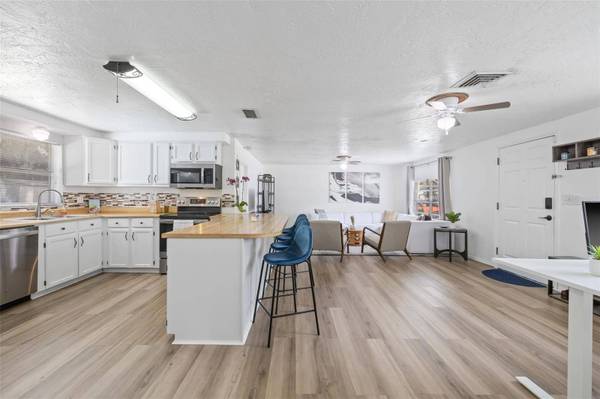 5818 93RD AVE N, Pinellas Park, FL 33782